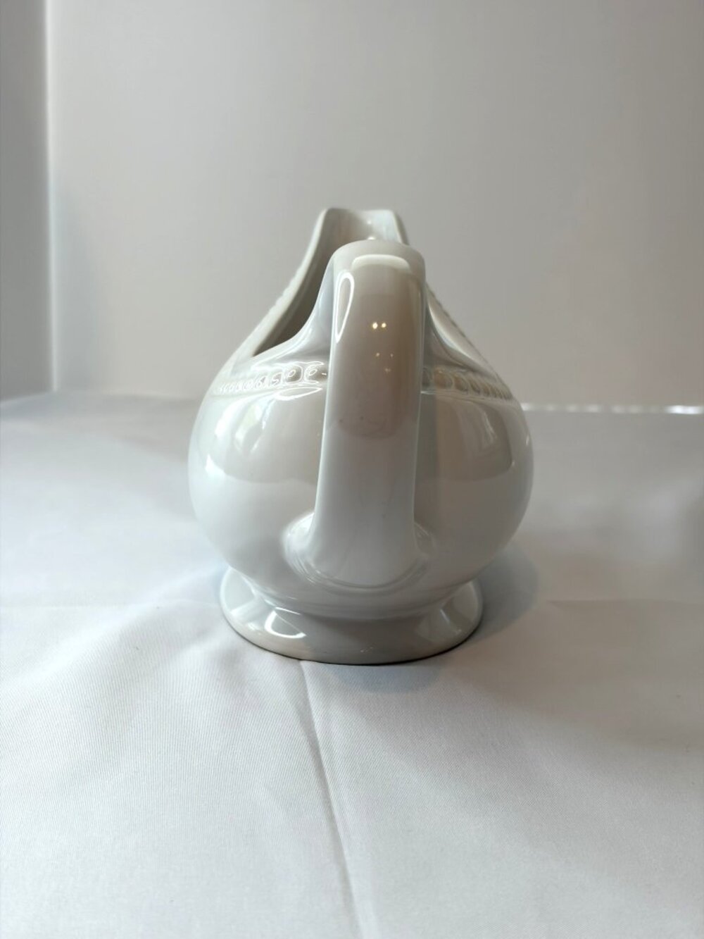 Tabletops Gallery Isabella Beaded Cream Gravy Boat Cottagecore Farmhouse Holiday - Picture 4 of 11